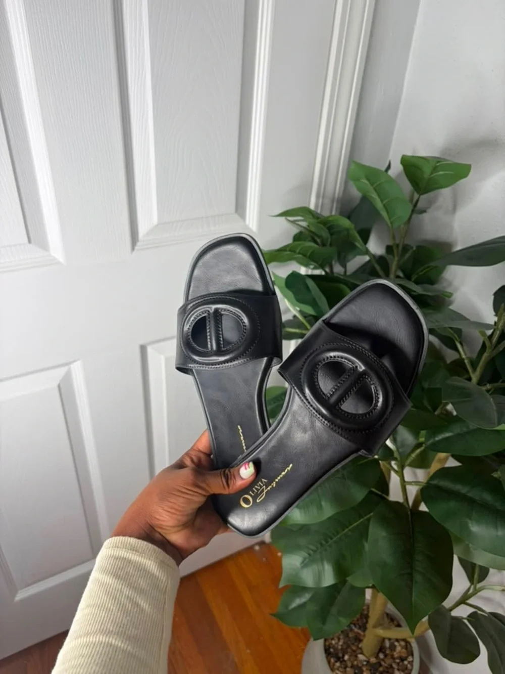 Women's Black Slide Sandal with Decorative Cutout